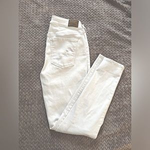 “American Eagle” high waisted white pants